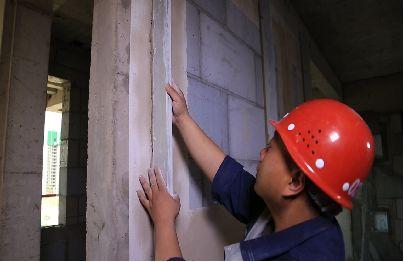 鋪設橡（xiàng）皮（pí）板