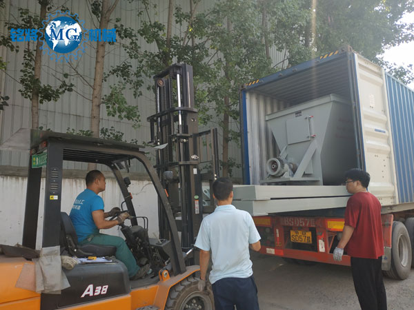 沙特半自動幹粉砂漿生產線已經發貨(huò) 沙(shā)特半(bàn)自動幹粉砂(shā)漿生產線已經發貨(huò)