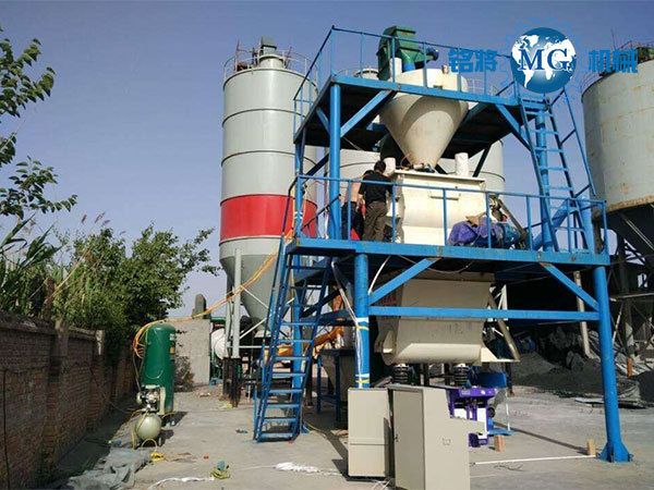 自動膩子粉生產線如何實現自動配料（liào）的