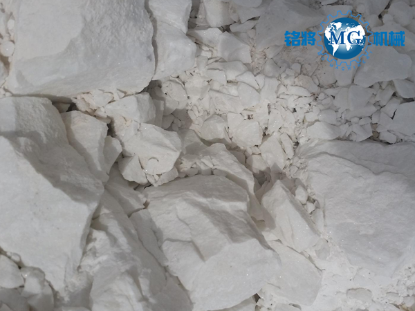 膩子粉需要加膠（jiāo）水（shuǐ）嗎？膩子粉是加膠好還是加水好？