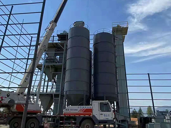 雲南大理幹粉砂漿幹混站安裝中
