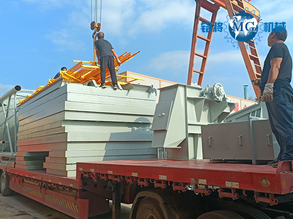 南京鱷魚集團幹粉砂漿生產線（xiàn）裝（zhuāng）車（chē）現場