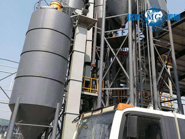 鬥式提升機有（yǒu）幾種張緊方式？