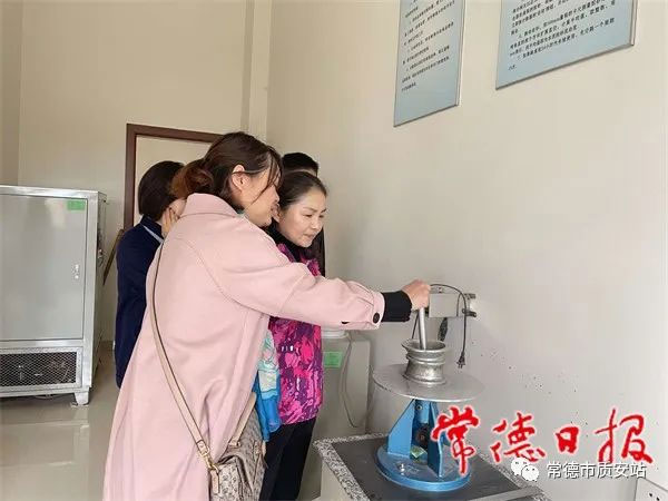 常德市采取“雙（shuāng）隨機、一公開”，抽檢22家預拌砼（tóng）、預拌砂漿生產企業